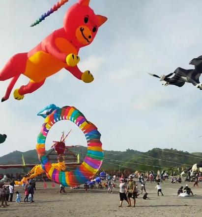 Jogja International Kite Festival 2023, Ribuan Wisatawan Padati Pantai Parangkusumo